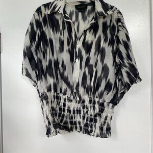 Karen Kane Black and White‎ Modern Print Blouse, Front-Buttons, Ruched Waist, S